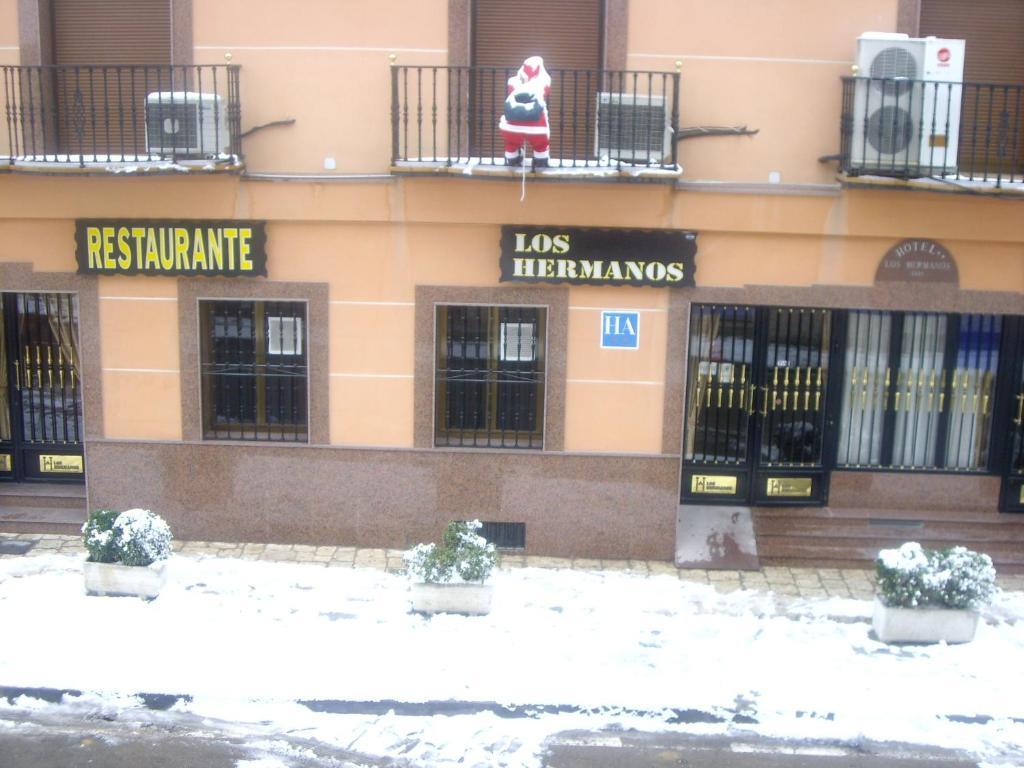Hotel Los Hermanos Ocana  Bagian luar foto