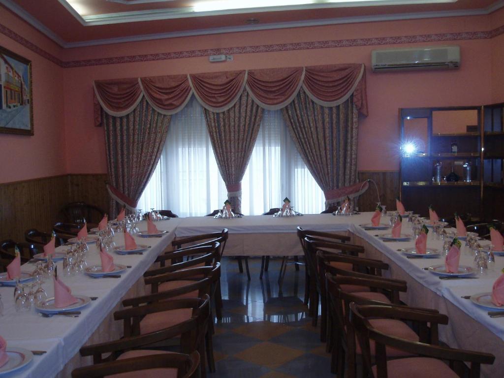 Hotel Los Hermanos Ocana  Bagian luar foto