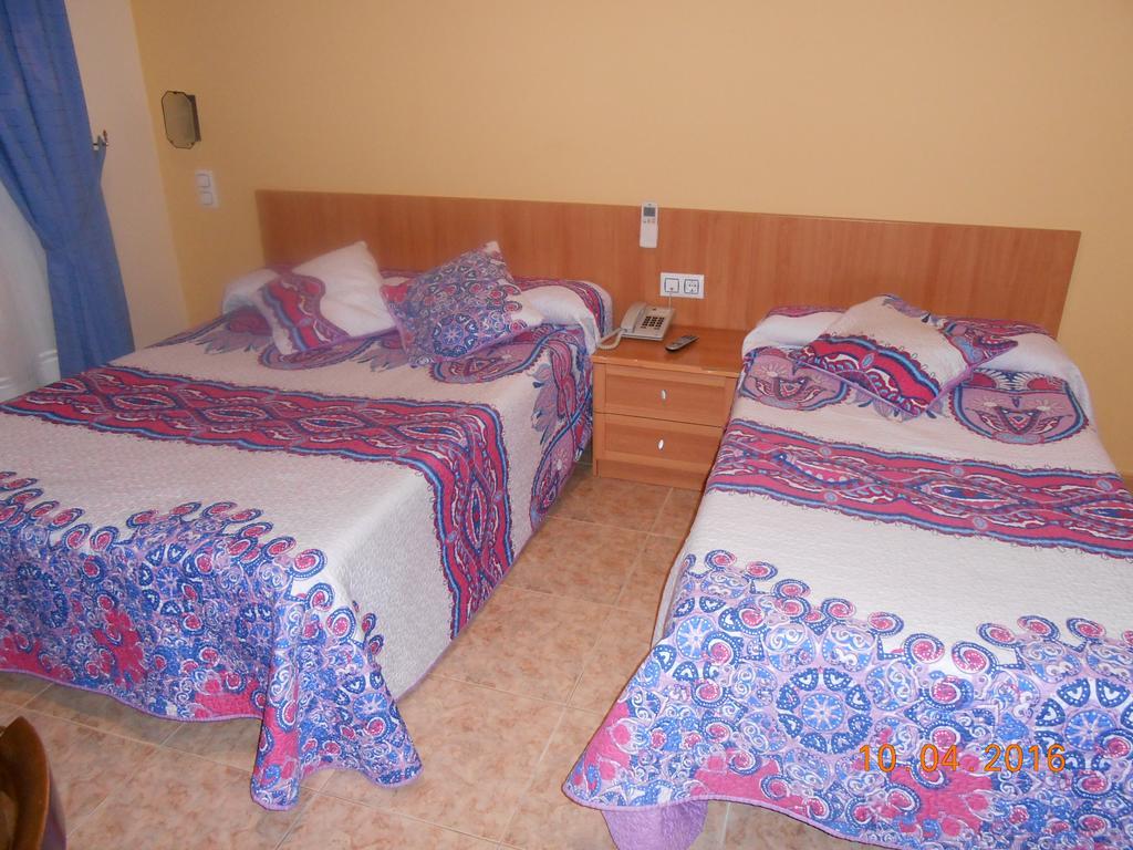 Hotel Los Hermanos Ocana  Bagian luar foto