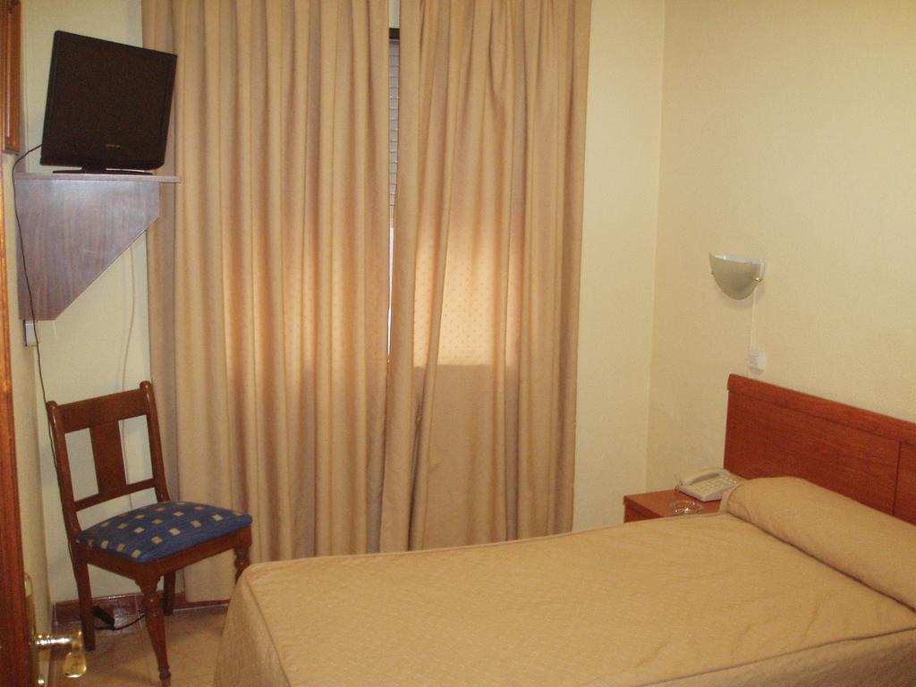 Hotel Los Hermanos Ocana  Bagian luar foto