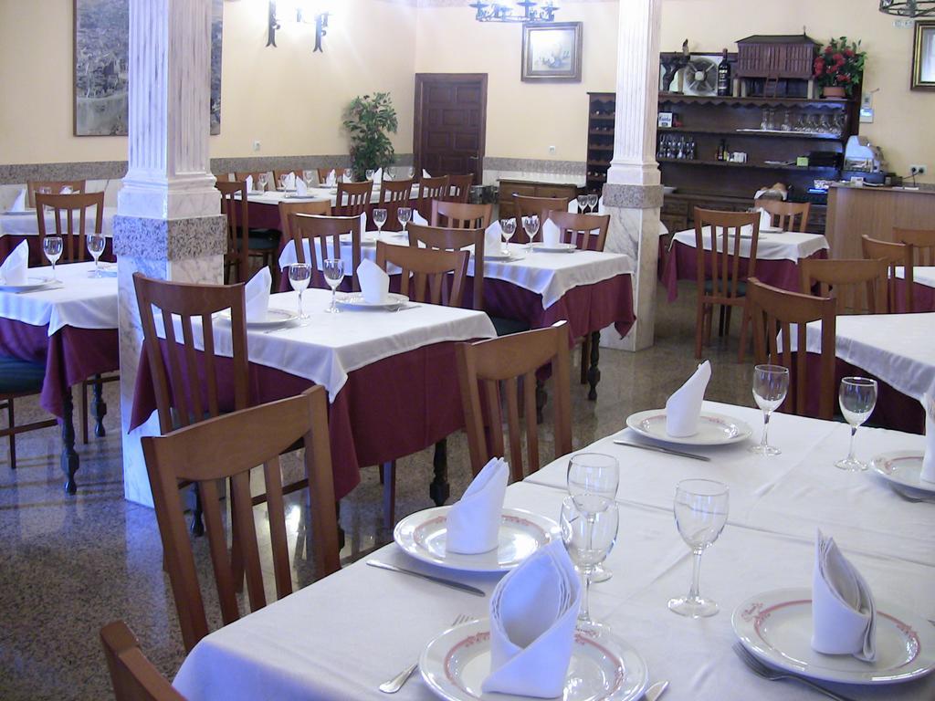 Hotel Los Hermanos Ocana  Bagian luar foto