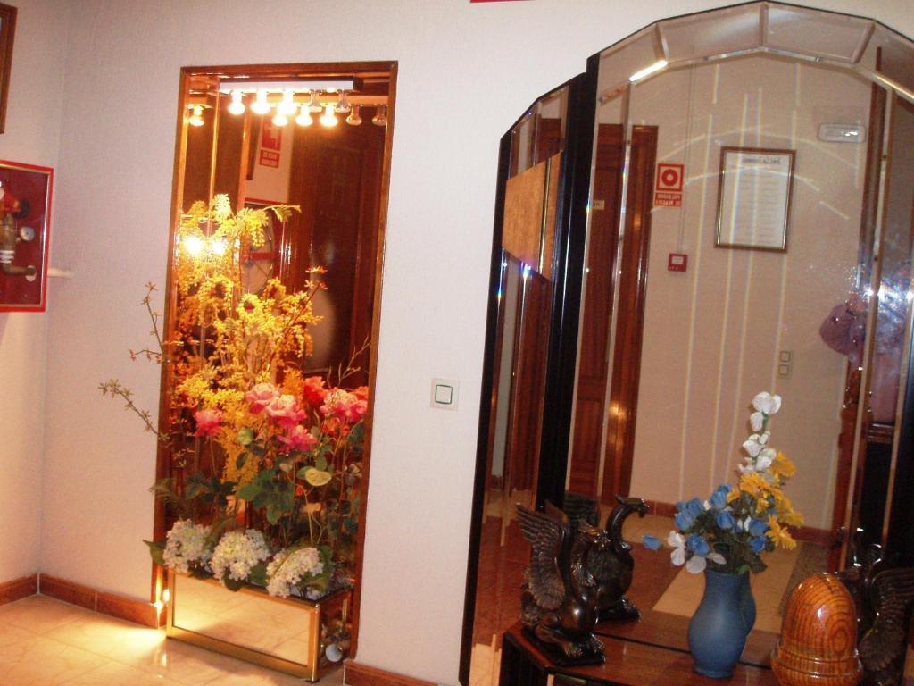 Hotel Los Hermanos Ocana  Bagian luar foto