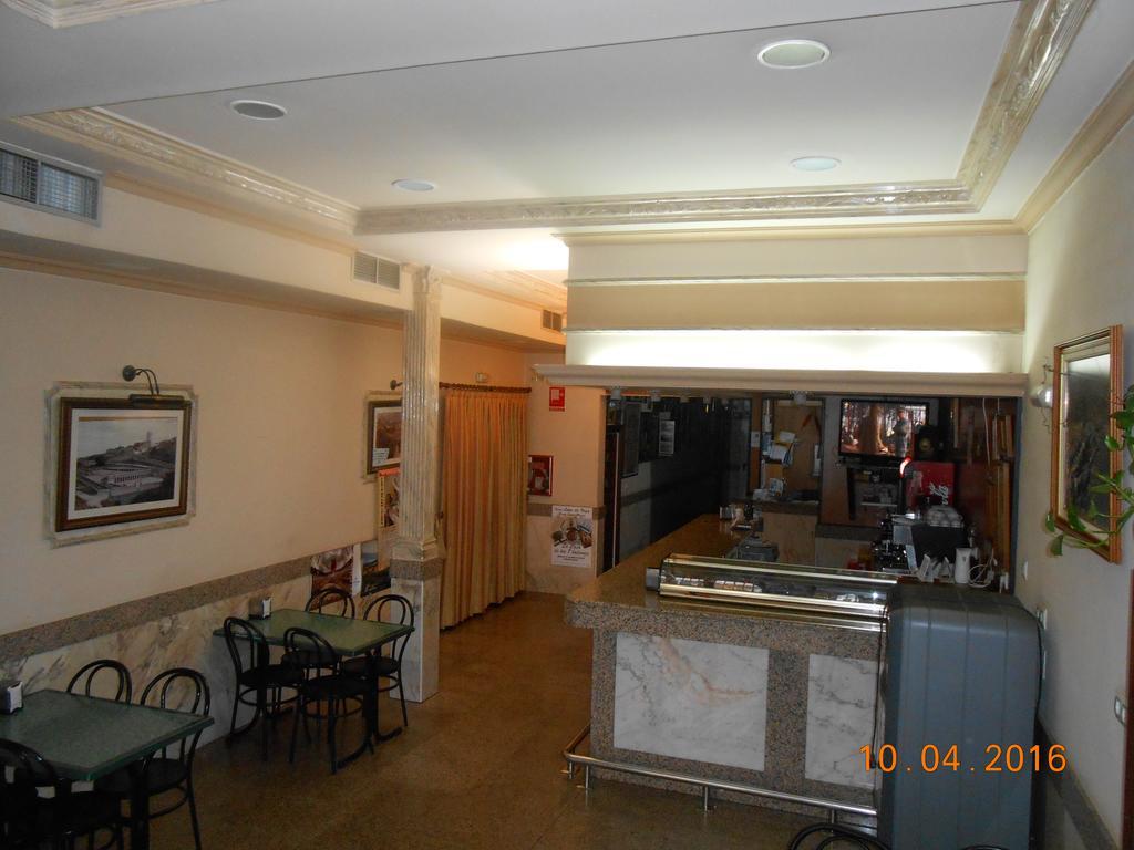 Hotel Los Hermanos Ocana  Bagian luar foto
